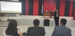 Diálogo con estudiantes y docente de derecho en San Pedro